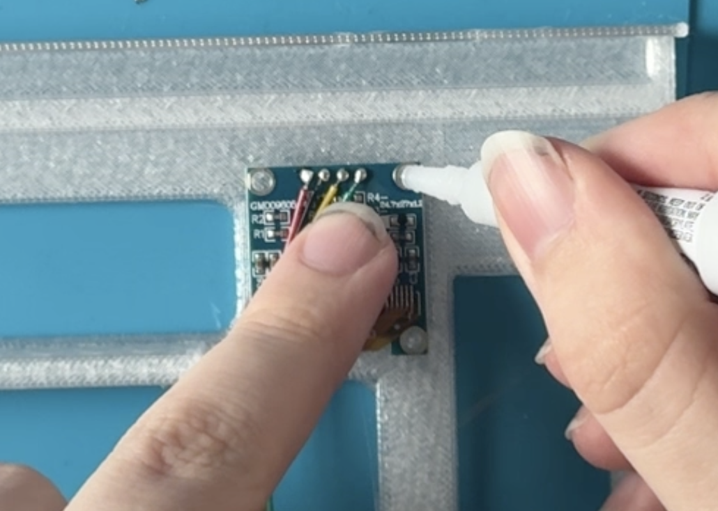 Touchord gluing the display